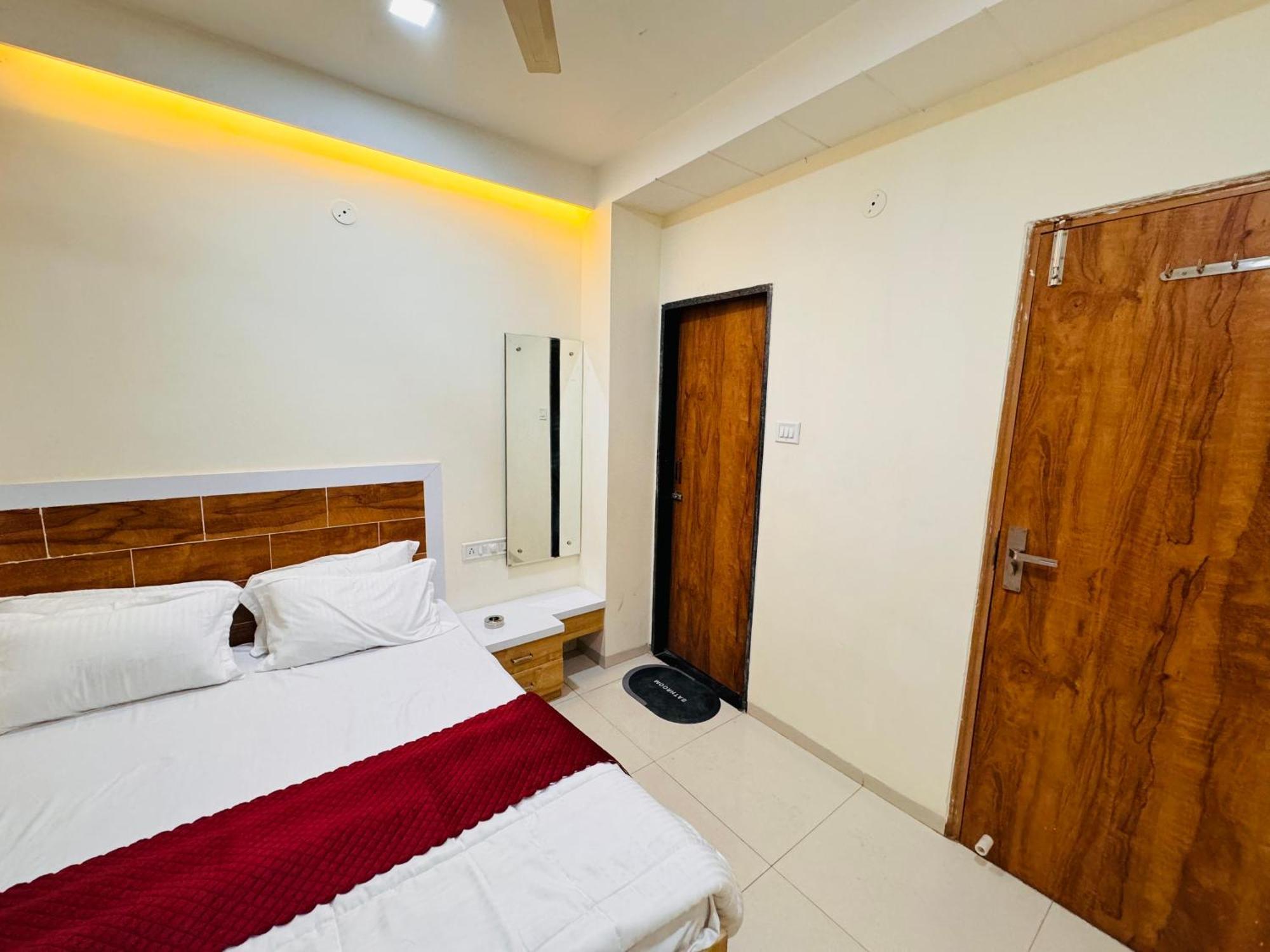 Home Escape 1Bhk Apartment Near Bombay Hospital Indore Ngoại thất bức ảnh
