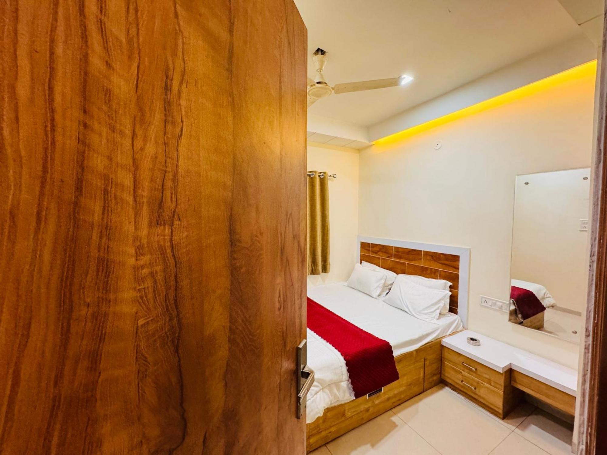 Home Escape 1Bhk Apartment Near Bombay Hospital Indore Ngoại thất bức ảnh
