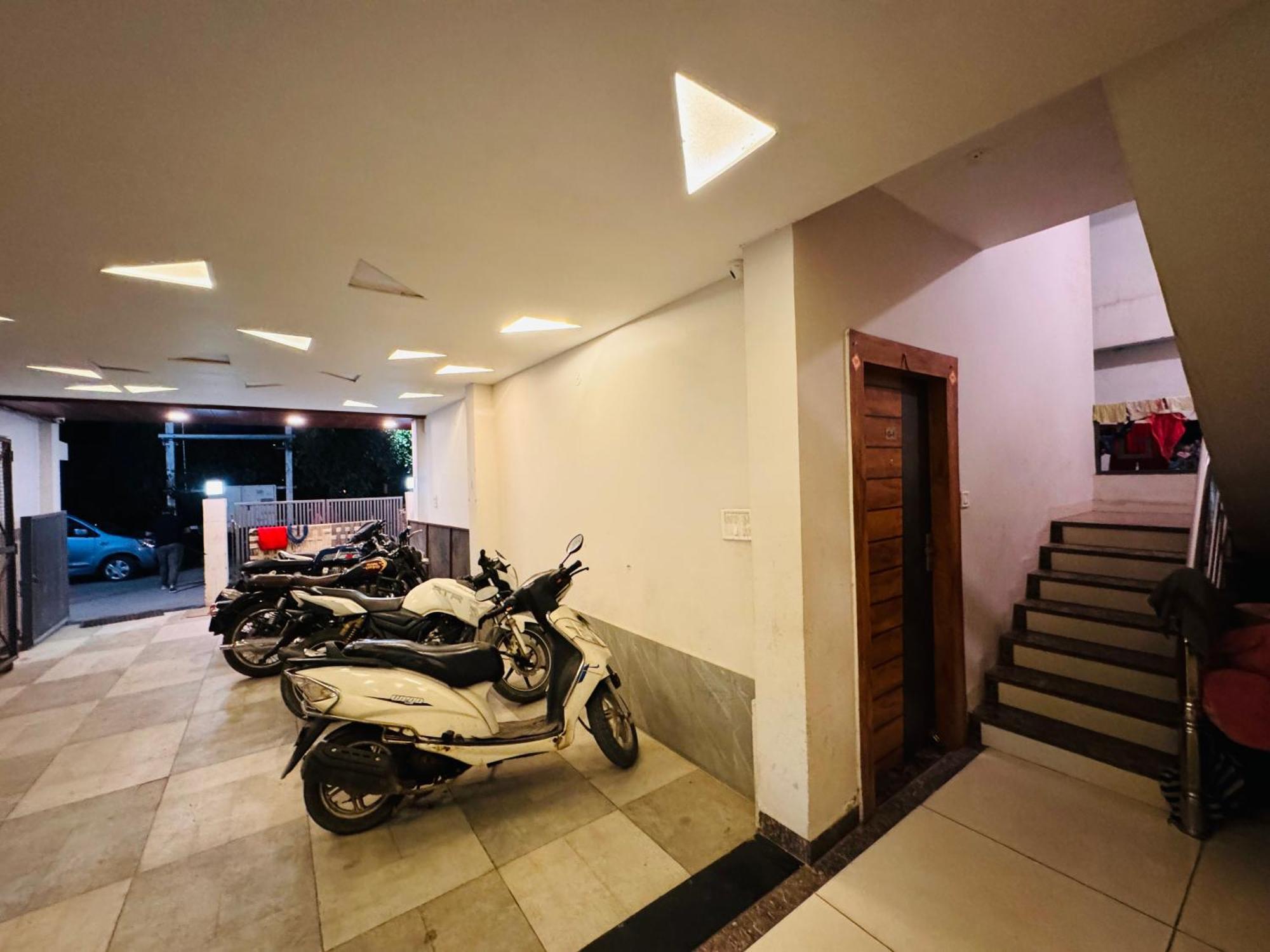 Home Escape 1Bhk Apartment Near Bombay Hospital Indore Ngoại thất bức ảnh